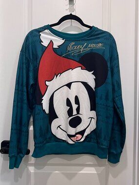 2/$30 💥🆕 Disney Mickey Mouse Christmas Graphic Sweatshirt | Size Medium | 6743